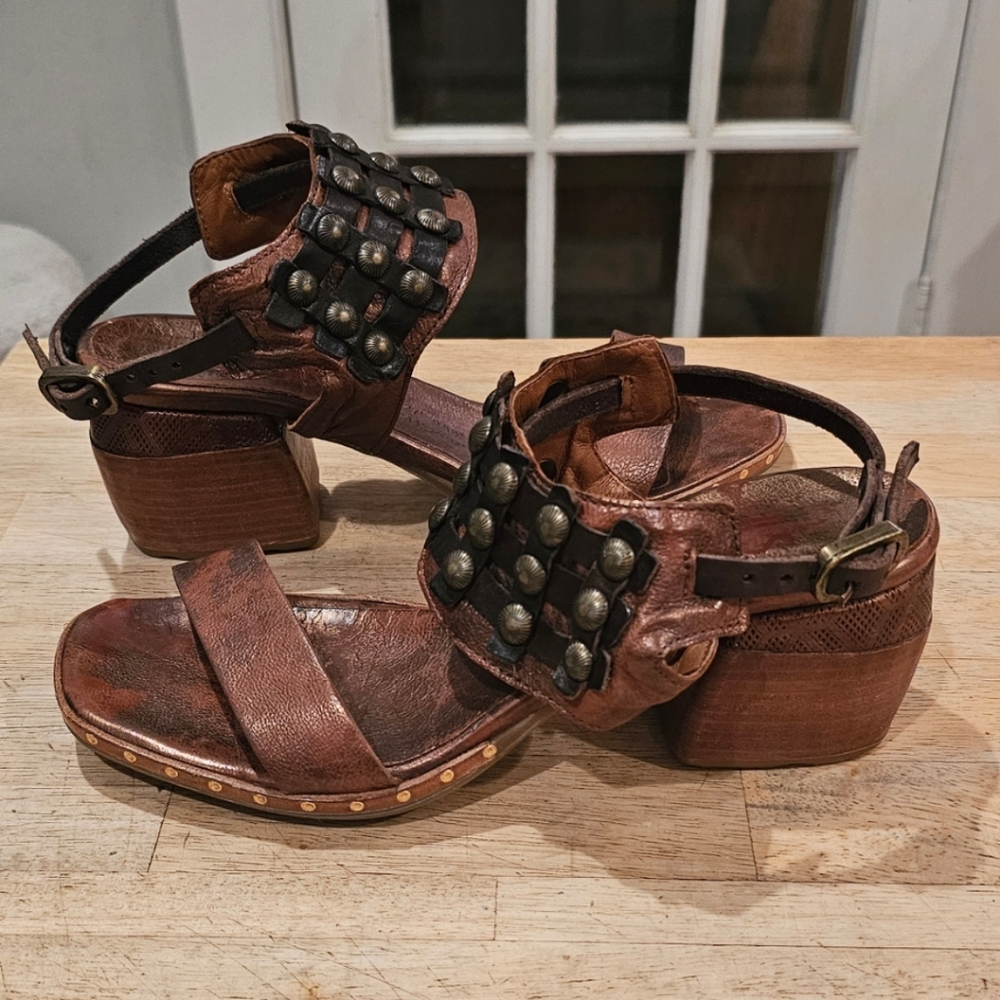 AS98 Galen Womens Brown Leather Brass Studs Adjustable Block Heel Sandals EU 41